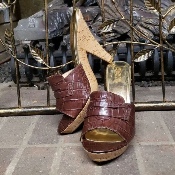 Michael Kors Camden Mule Brown Open Toe Croc Inspired Leather Heels Size 9 EUC - Picture 1 of 14